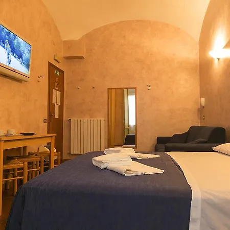 Giampy Oda ve Kahvaltı Roma