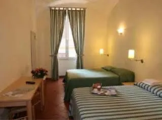 Giampy Oda ve Kahvaltı 5*